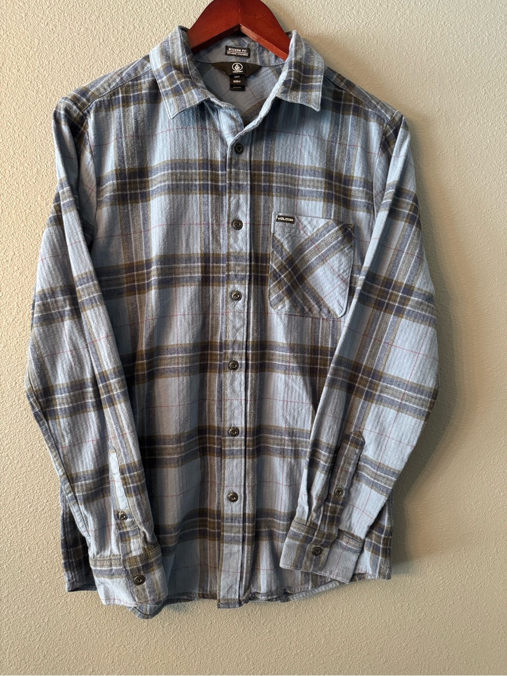 Volcom Men's Medium Blue Plaid Button-Up Shirt